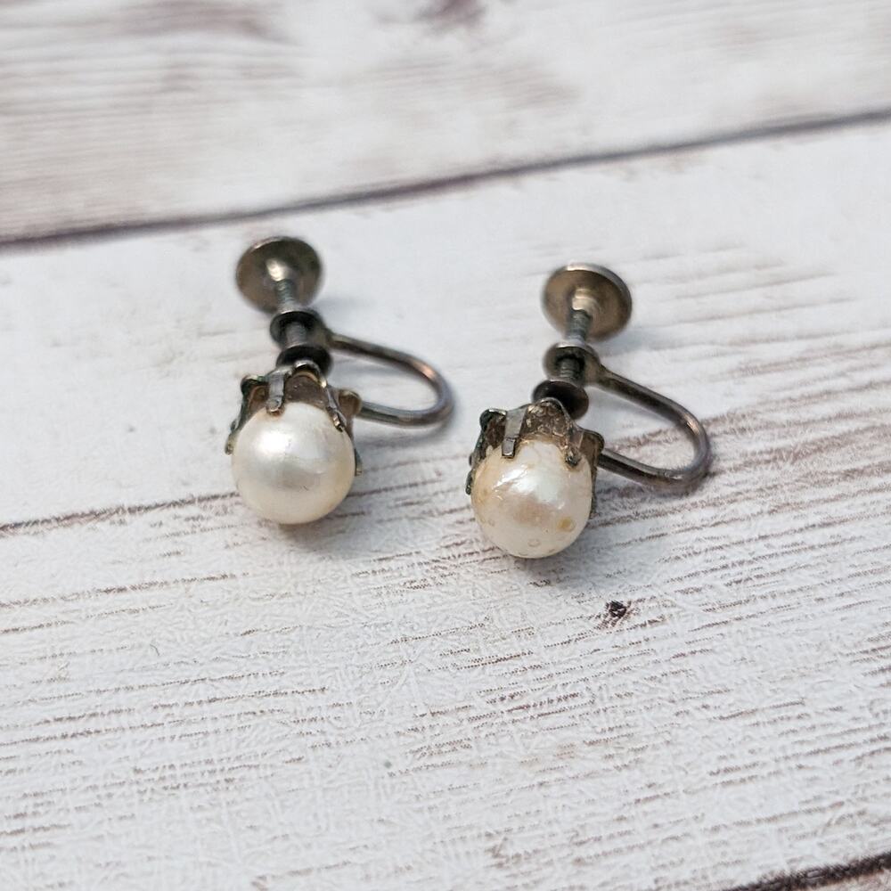 Vintage Screw On Earrings Small Faux Pearl - Condition Issues - Picture 5 of 10
